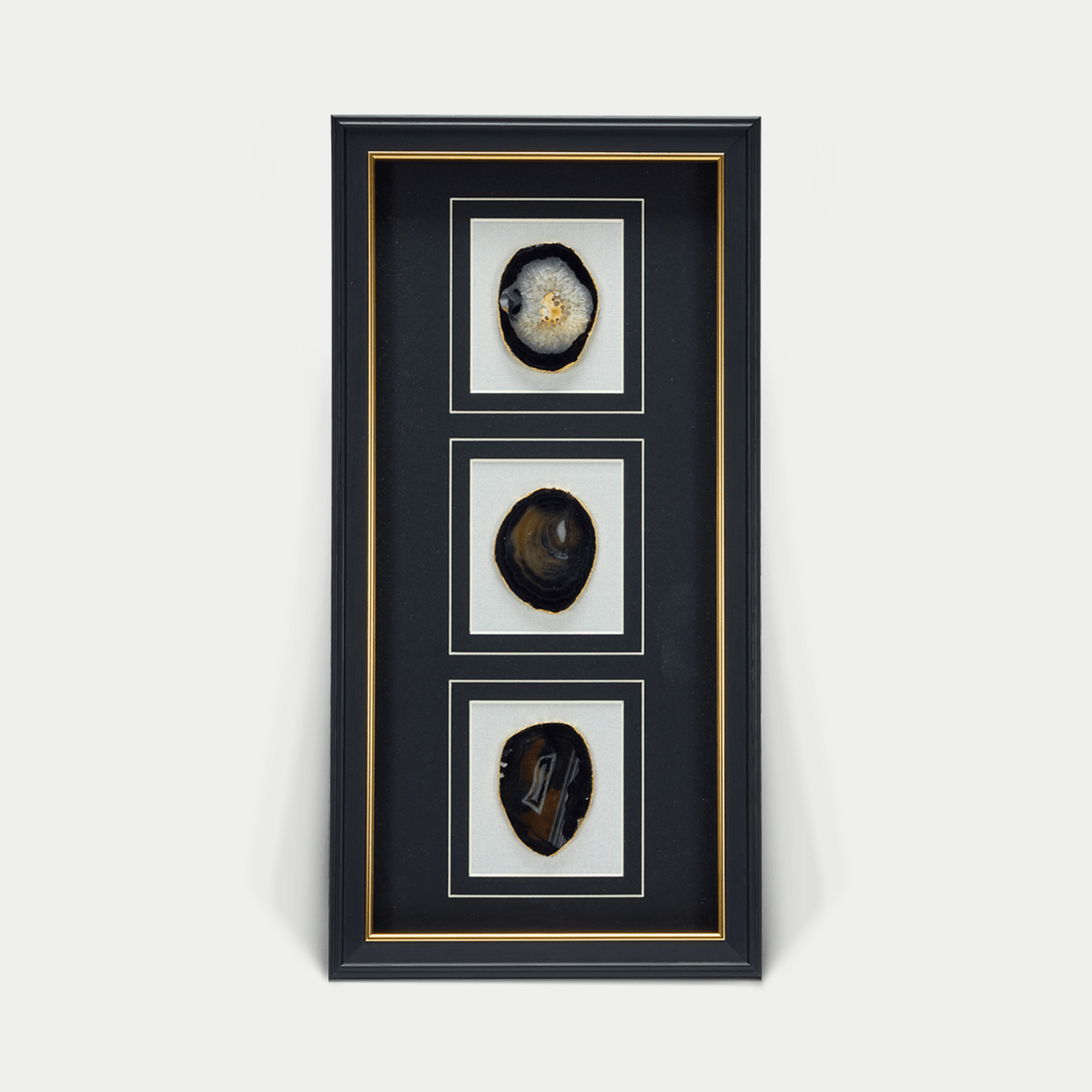 Dreiteiliger schwarzer Achat - Wanddeko mit schwarz - goldenem Rahmen - Jemento