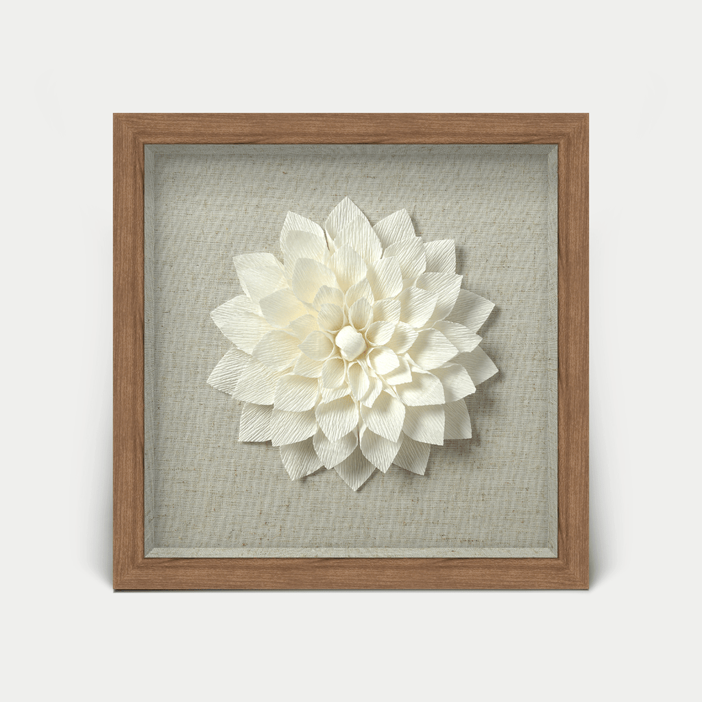 Handgefertigte Kreppblume - Wanddeko mit braunem Holzrahmen - Jemento