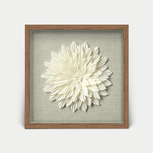Handgefertigte Kreppblume - Wanddeko mit braunem Holzrahmen - Jemento
