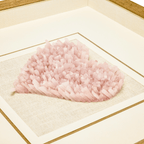 Handgeschnitztes Rosenquarz - Herz in Sanftrosa Wandkunst - Jemento