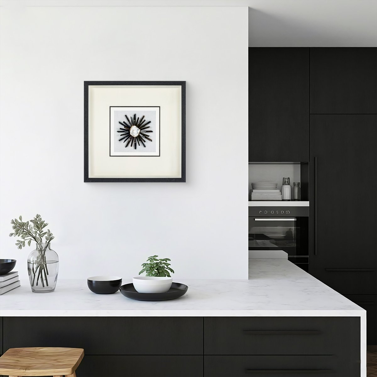 Mystischer Naturachat & Klarkristall auf Weißleinen in Holzkohlerahmen Wandbild - Jemento