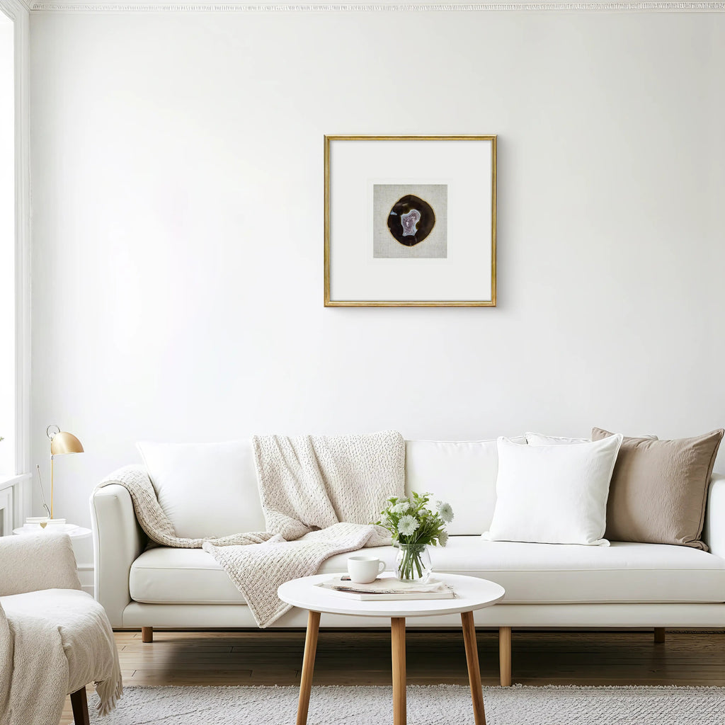 Natürlicher Achat mit Goldakzenten auf Leinen in Goldrahmen Wandbild - Jemento