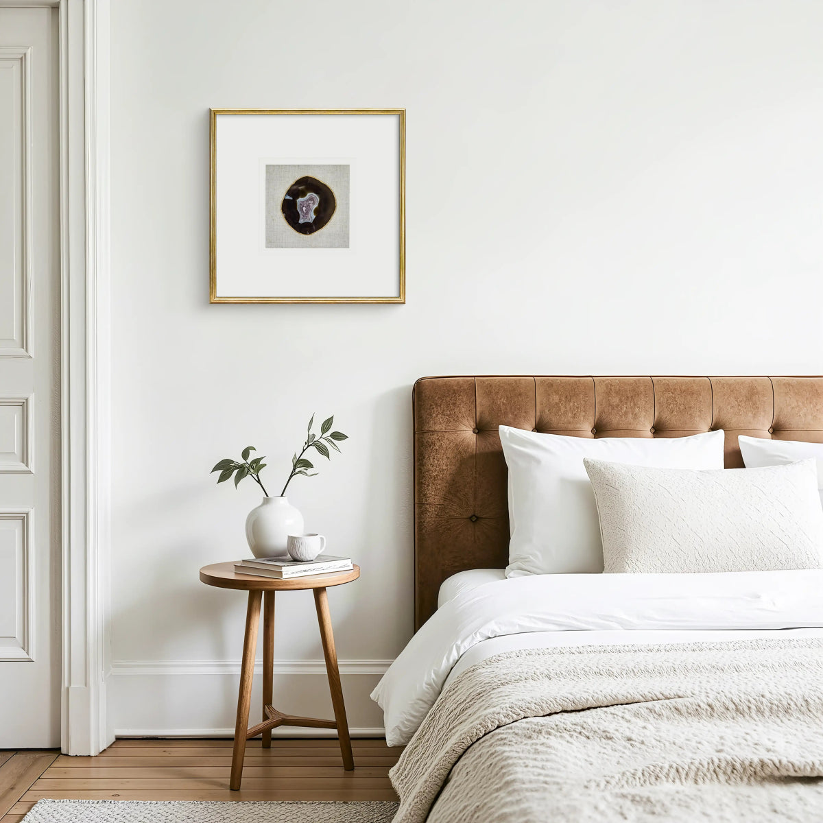 Natürlicher Achat mit Goldakzenten auf Leinen in Goldrahmen Wandbild - Jemento