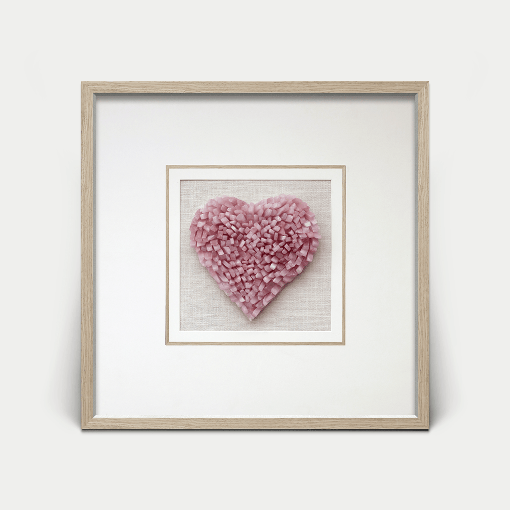 Rosenquarz - Herz - Wanddeko mit hellgrauem Holzrahmen - Jemento