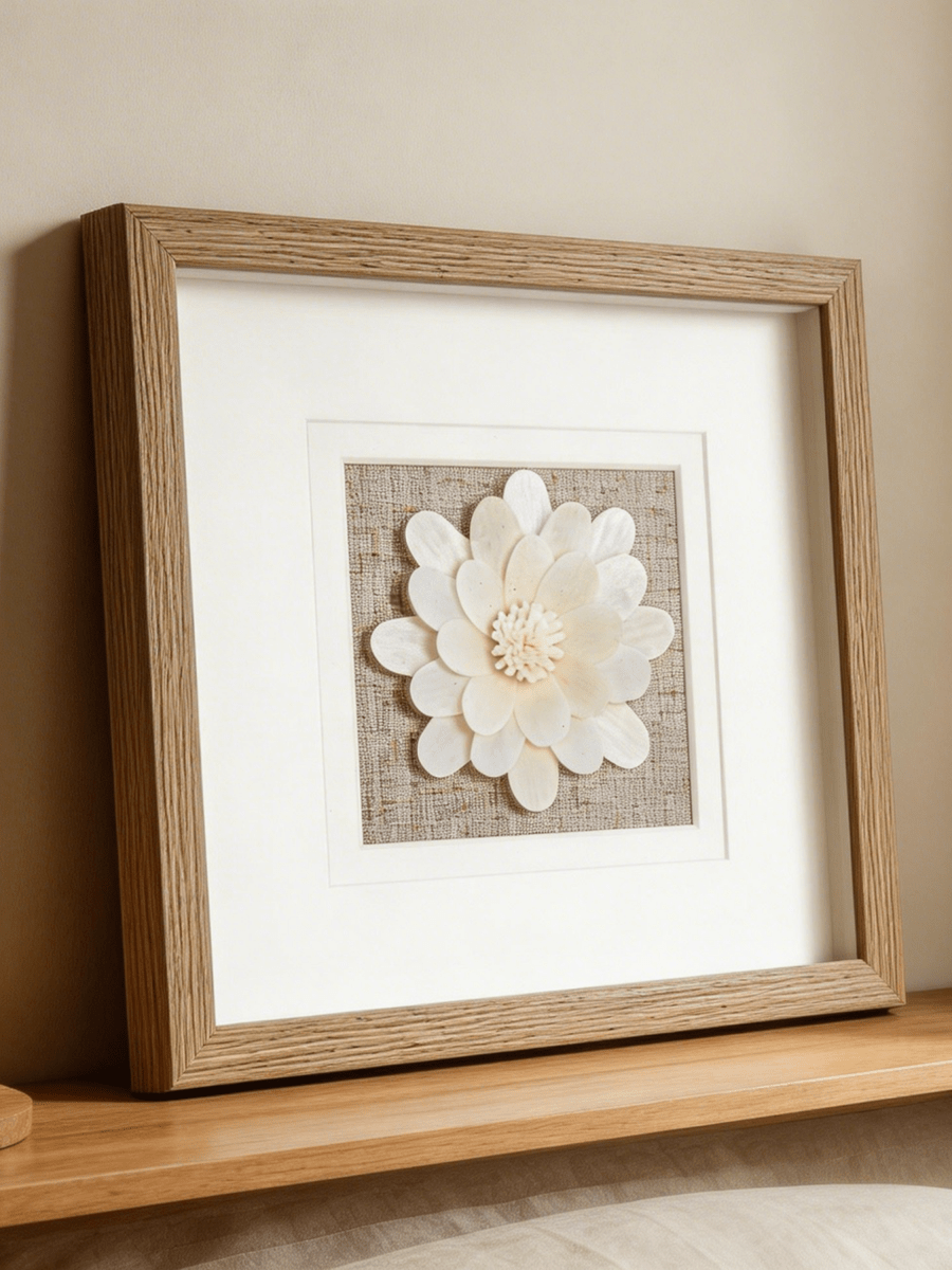 Dekoratives Blumenbild Sola-Blume auf Sideboard, skandinavisches Design - Jemento